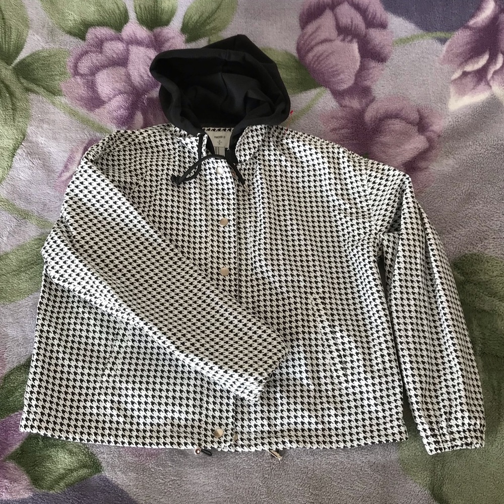 Forever 21 Women’s Houndstooth Pattern Hooded Snap-Button Jacket - Picture 3 of 10